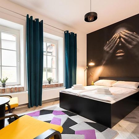 Flatbook - City Center Apartments Waterlane Vintage With Gym กดัญสก์ ภายนอก รูปภาพ